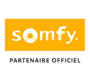 Logo ou pictogramme professionnel représentant Somfy, marque leader en solutions de motorisation et de domotique pour les menuiseries (volets roulants, stores motorisés, commandes intelligentes). Le logo doit être clair, isolé sur fond neutre, avec une qualité graphique professionnelle adaptée à un contexte de certifications et partenariats.